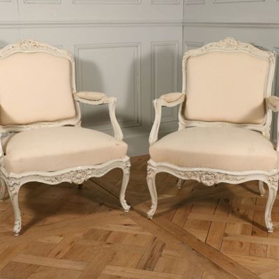 Paire de fauteuils à châssis d’époque Louis XV