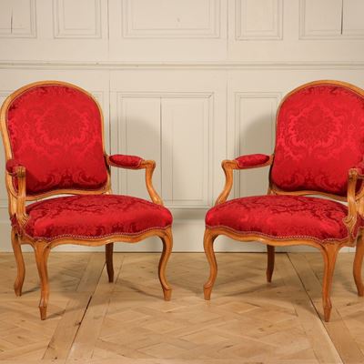 Paire de fauteuils de Louis Delanois
