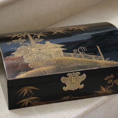 Très rare boîte en laque du Japon