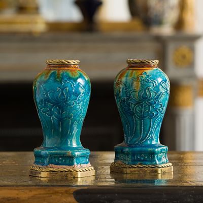 Paire d’objets montés de vases bleus chinois