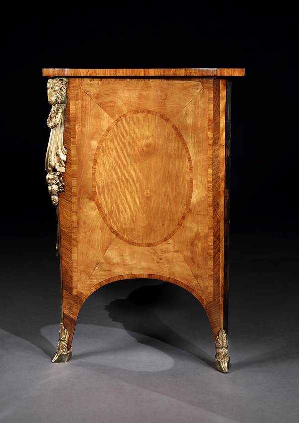 THE HAREWOOD HOUSE COMMODE