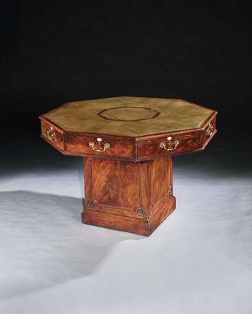 A GEORGE III MAHOGANY RENT TABLE IN THE MANNER OF THOMAS CHIPPENDALE