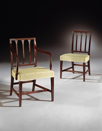 A SET OF EIGHT GEORGE III MAHOGANY DINING CHAIRS 