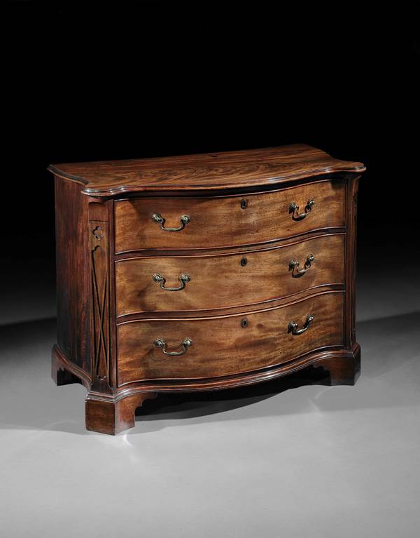 A PAIR OF GEORGE III MAHOGANY CHESTS OF DRAWERS 