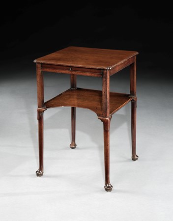 A GEORGE II MAHOGANY OCCASIONAL TABLE