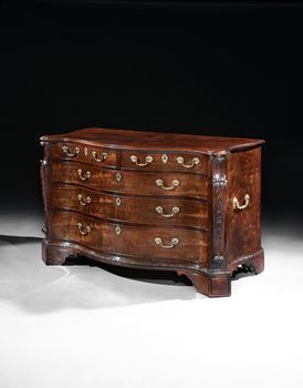 A GEORGE II MAHOGANY COMMODE ATTRIBUTED TO WILLIAM GOMM & SON & CO
