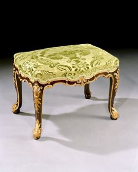 A GEORGE II PARCEL GILT MAHOGANY STOOL ATTRIBUTED TO WRIGHT AND ELWICK